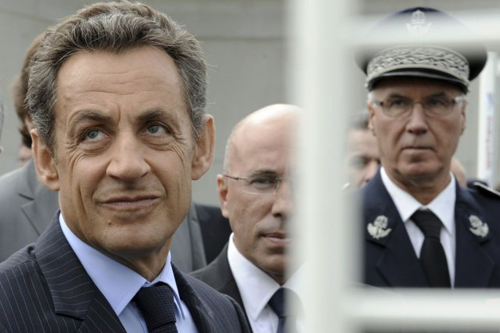 Nicolas Sarkozy samþykkti sölu á sérbúnum farartækjum til Gaddafis árið …