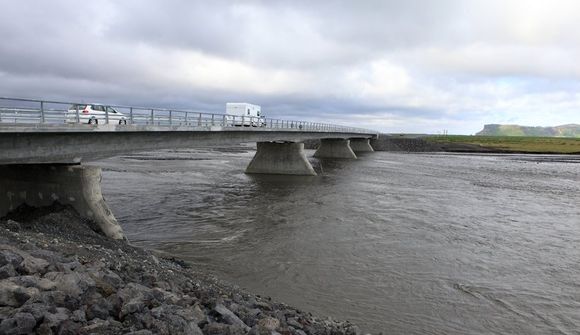 Brúin yfir Múlakvísl formlega opnuð