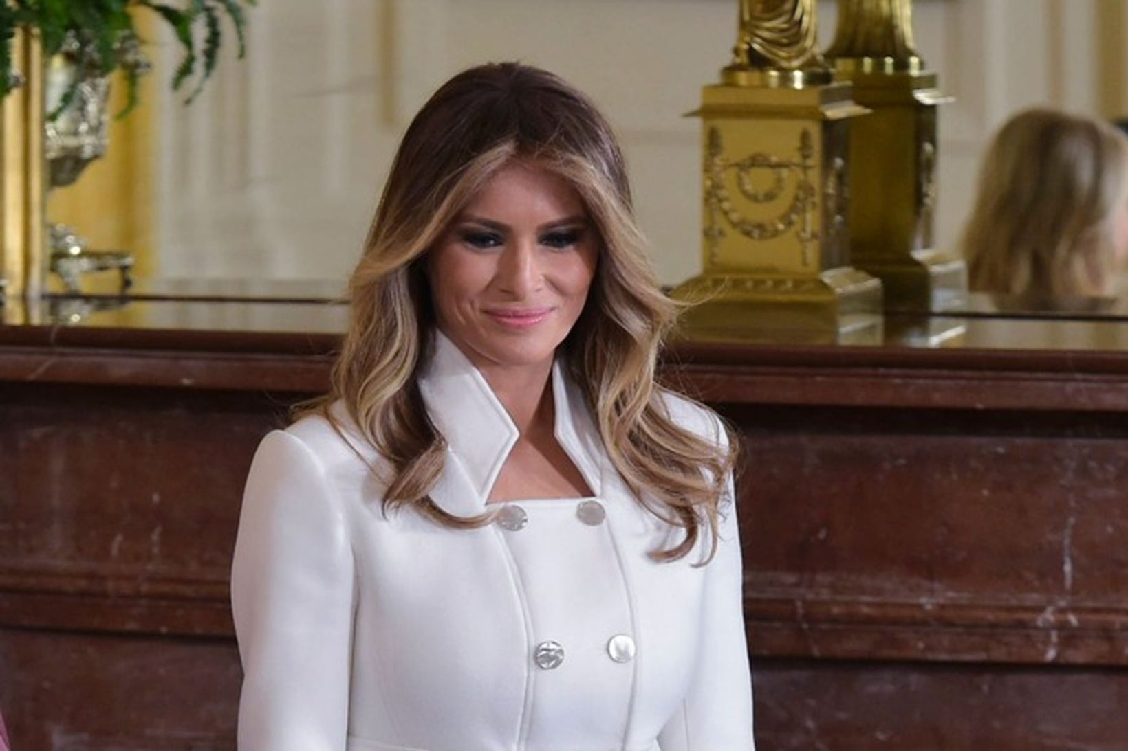 Melania leitaði á náðir Karl Lagerfeld, sem útbjó þessa fínu …