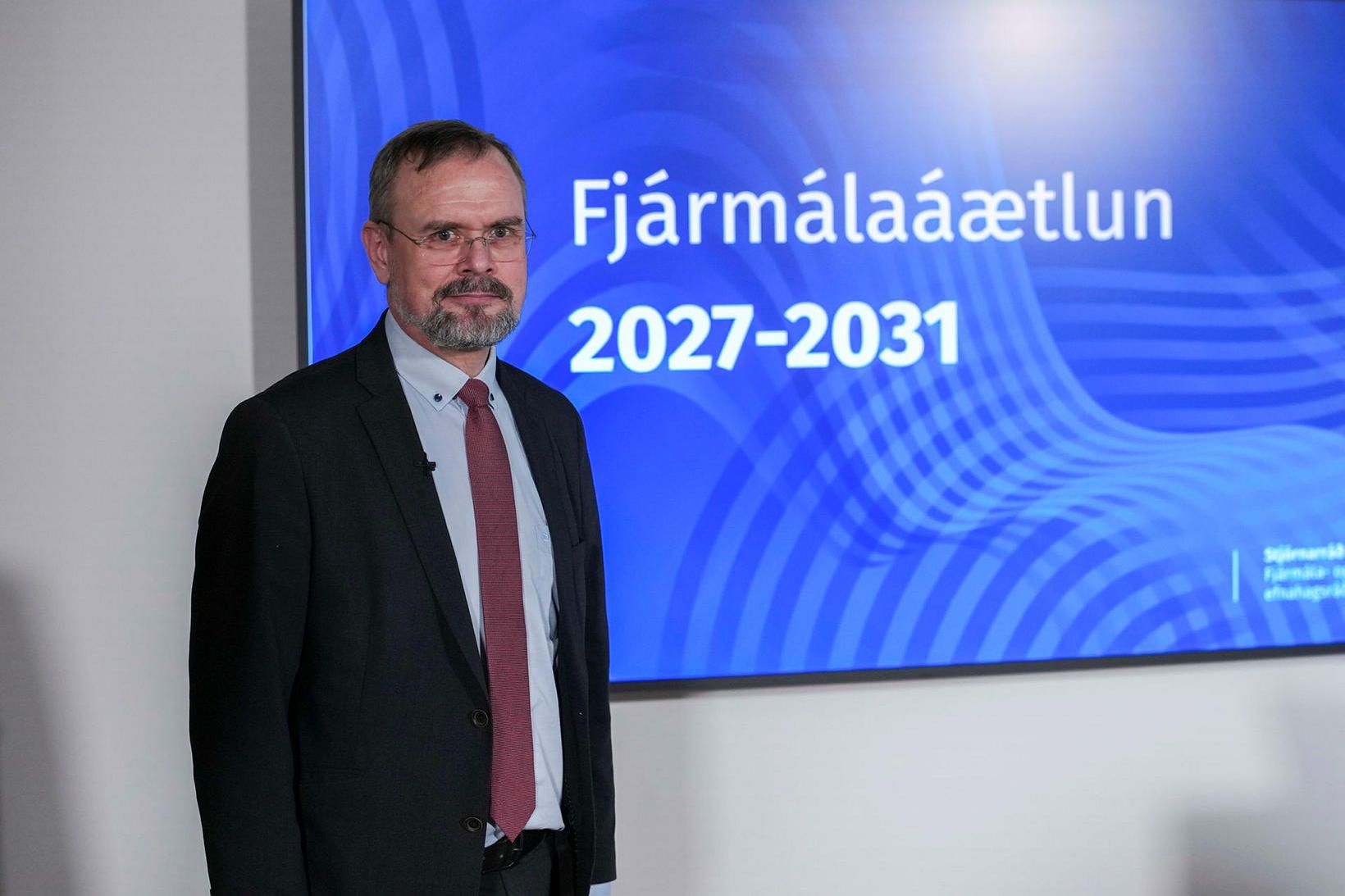 Skuldahlutfall ríkisins lækkað