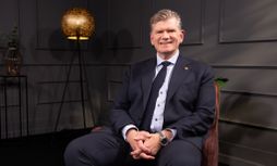 Tæmdu spreybrúsa á nýjan bíl Gríms 