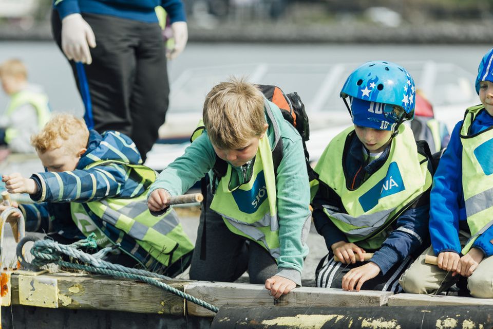 Dorguðu við Flensborgarbryggju