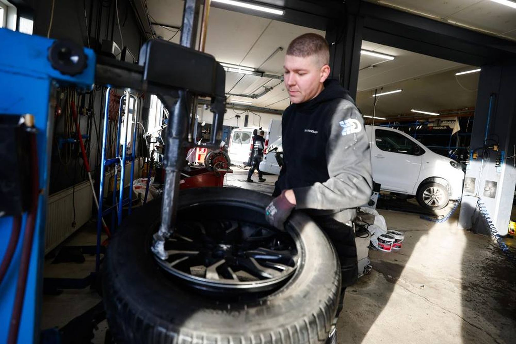 Mikið hefur verið að gera á dekkjaverkstæðum að undanförnu, enda …