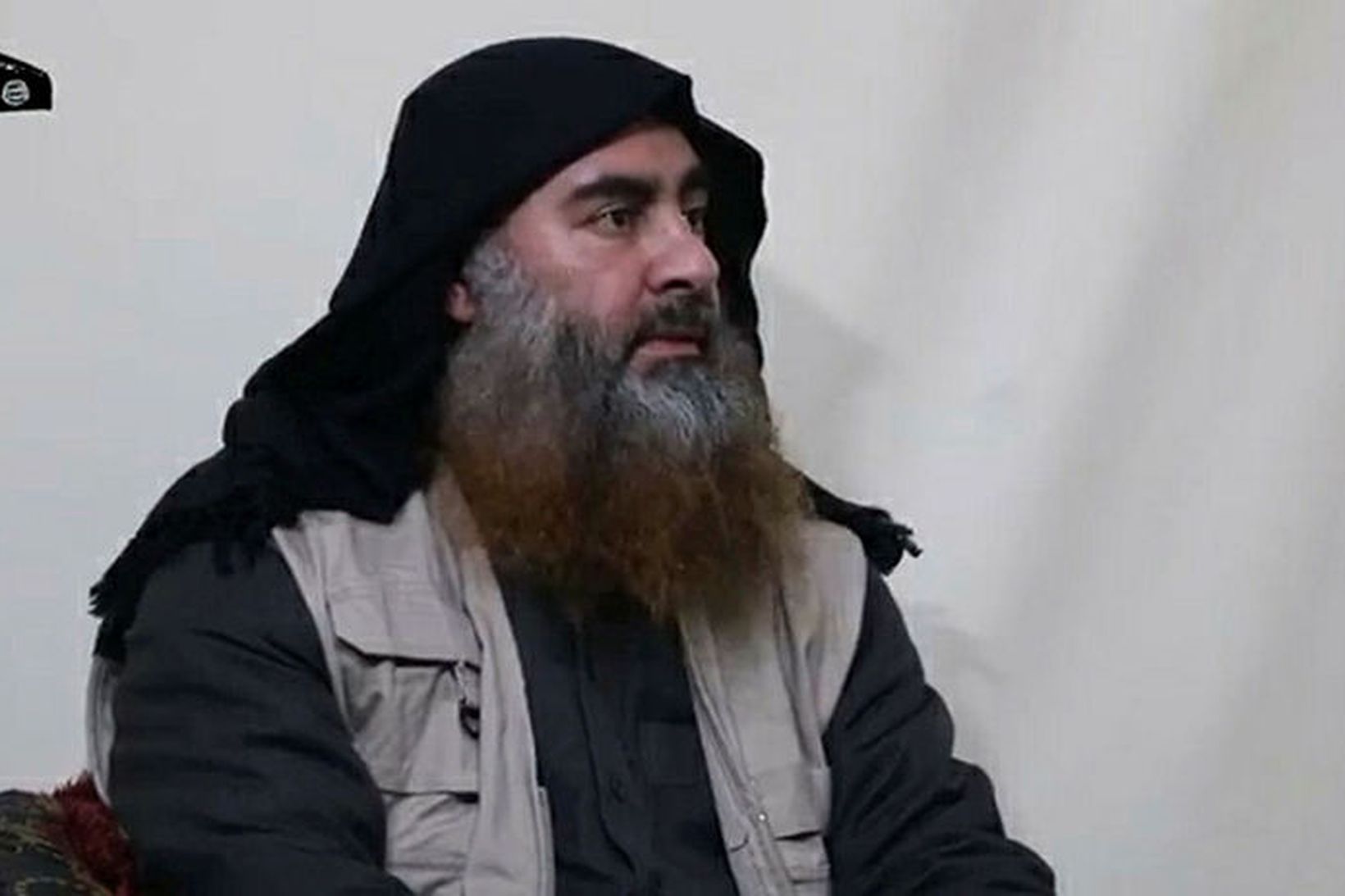 Abu Bakr al-Baghdadi í myndbandinu.