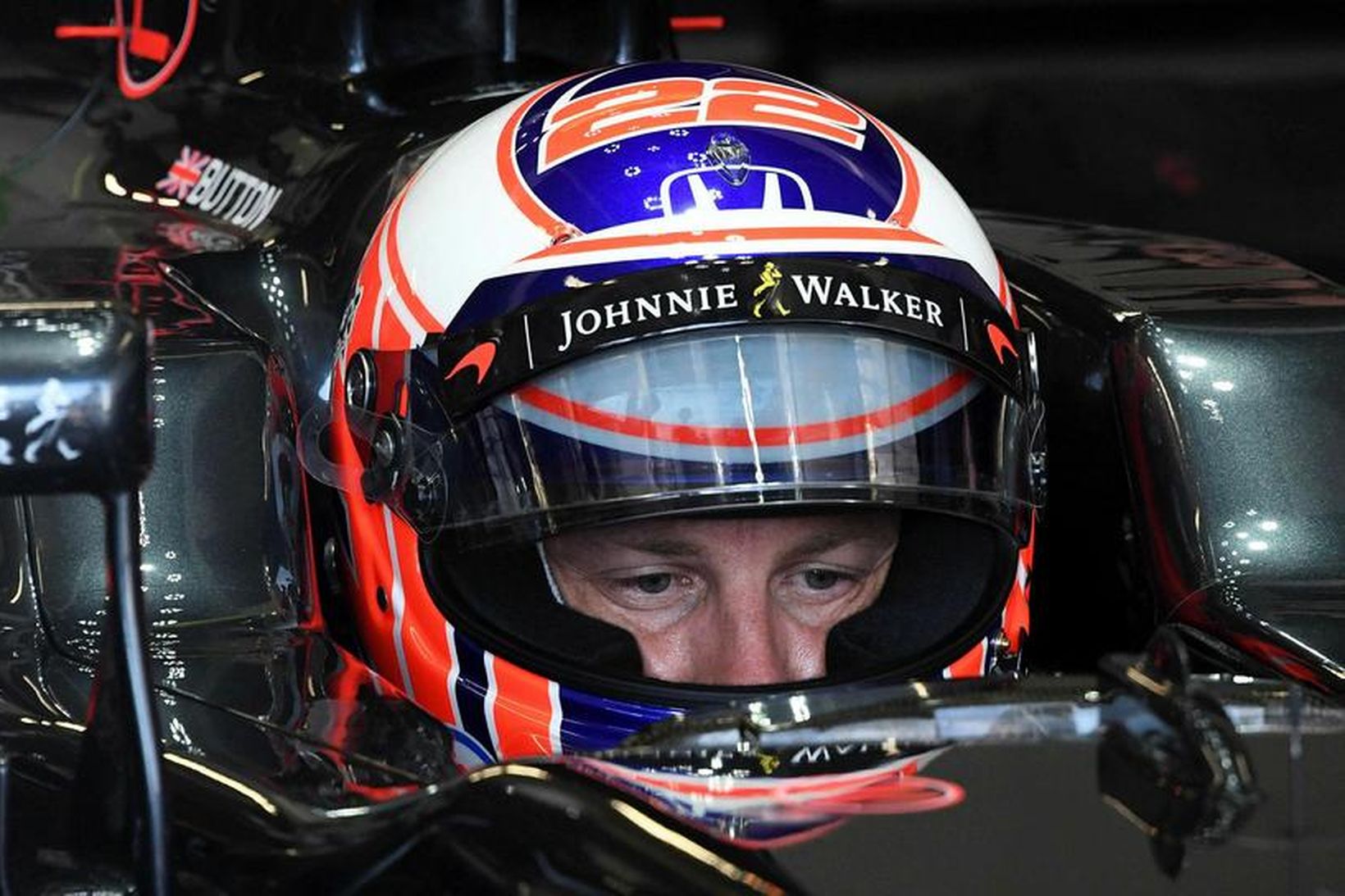 Jenson Button gæti verið áfram hjá McLaren.