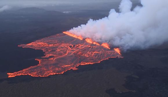 Fékk ekki veður af gosinu fyrr en í morgun