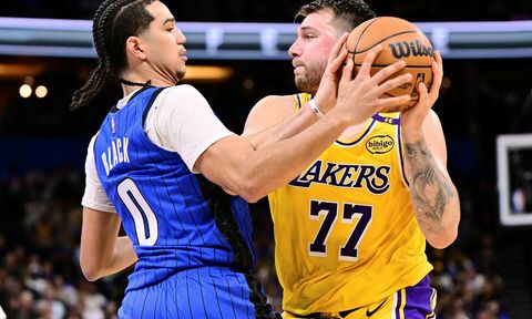 Stórleikur Doncic dugði ekki til