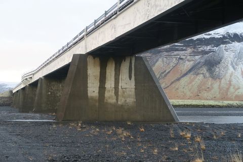 The accident occurred on the Núpsvötn bridge on December 27th.