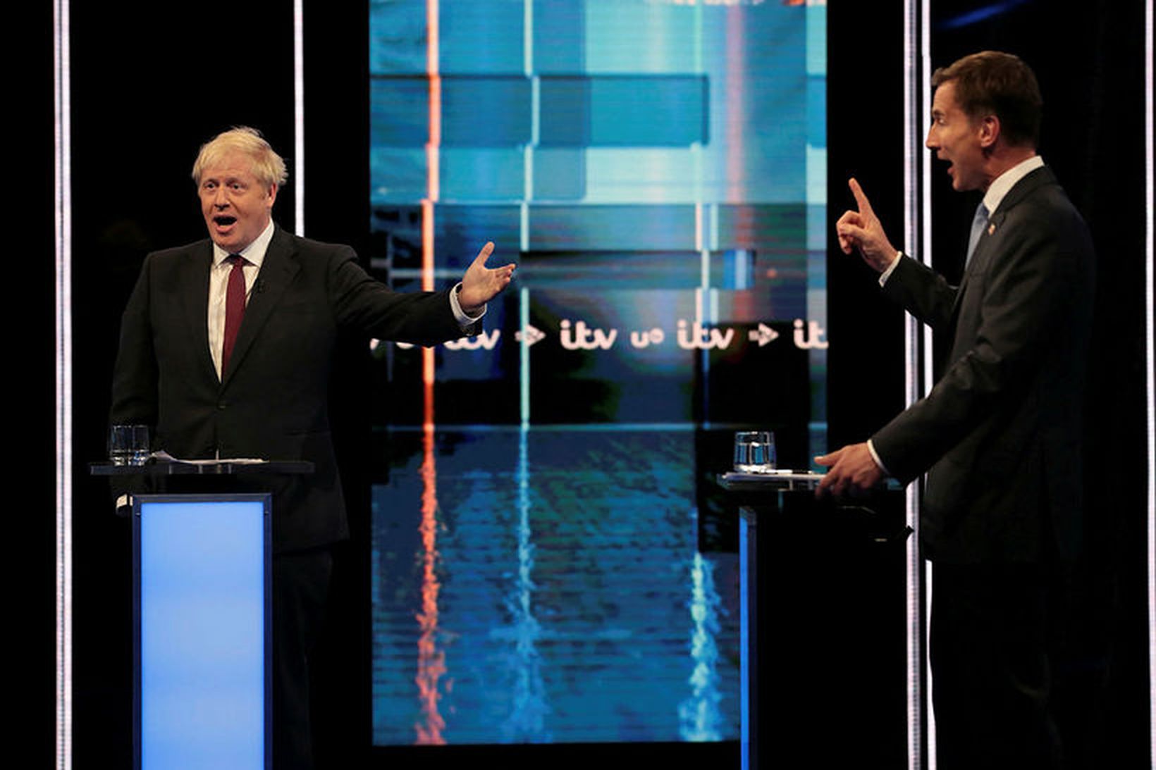 Boris Johnson og Jeremy Hunt takast á í kappræðum á …