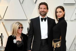 Bradley Cooper ásamt móður sinni Gloria Campano og barnsmóður Irina Shayk.