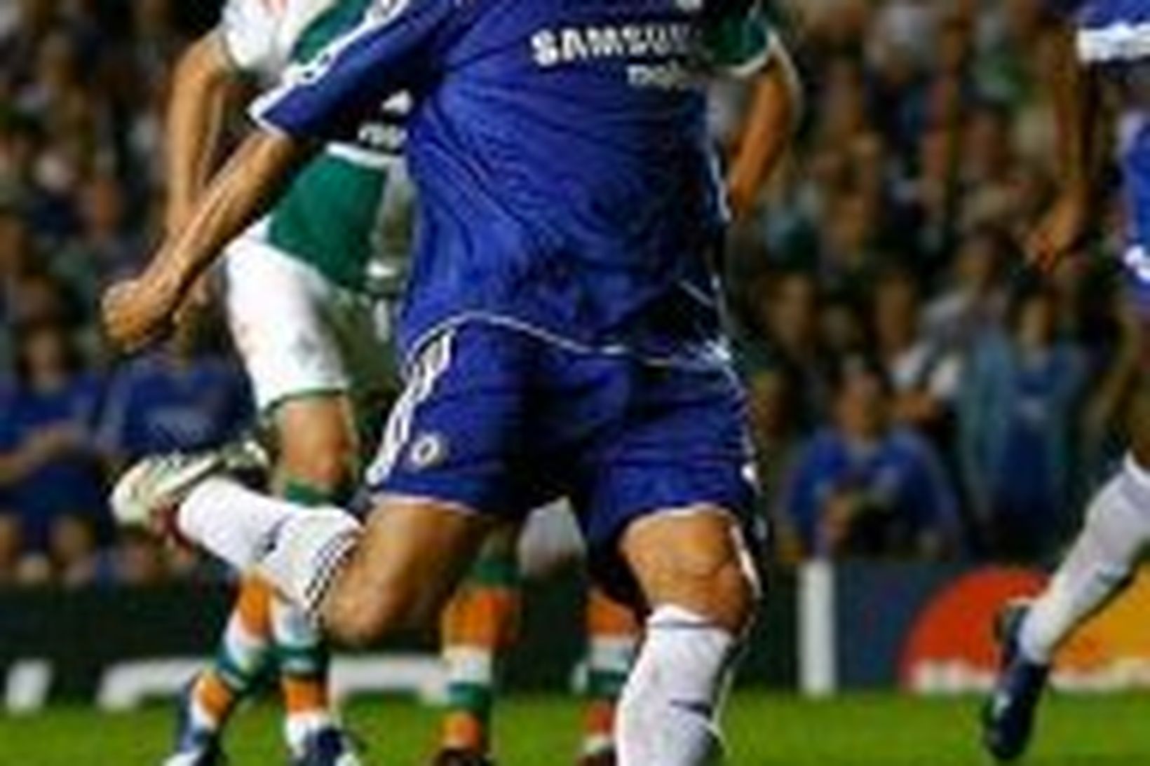 Michael Ballack skorar úr vítaspyrnu fyrir Chelsea.