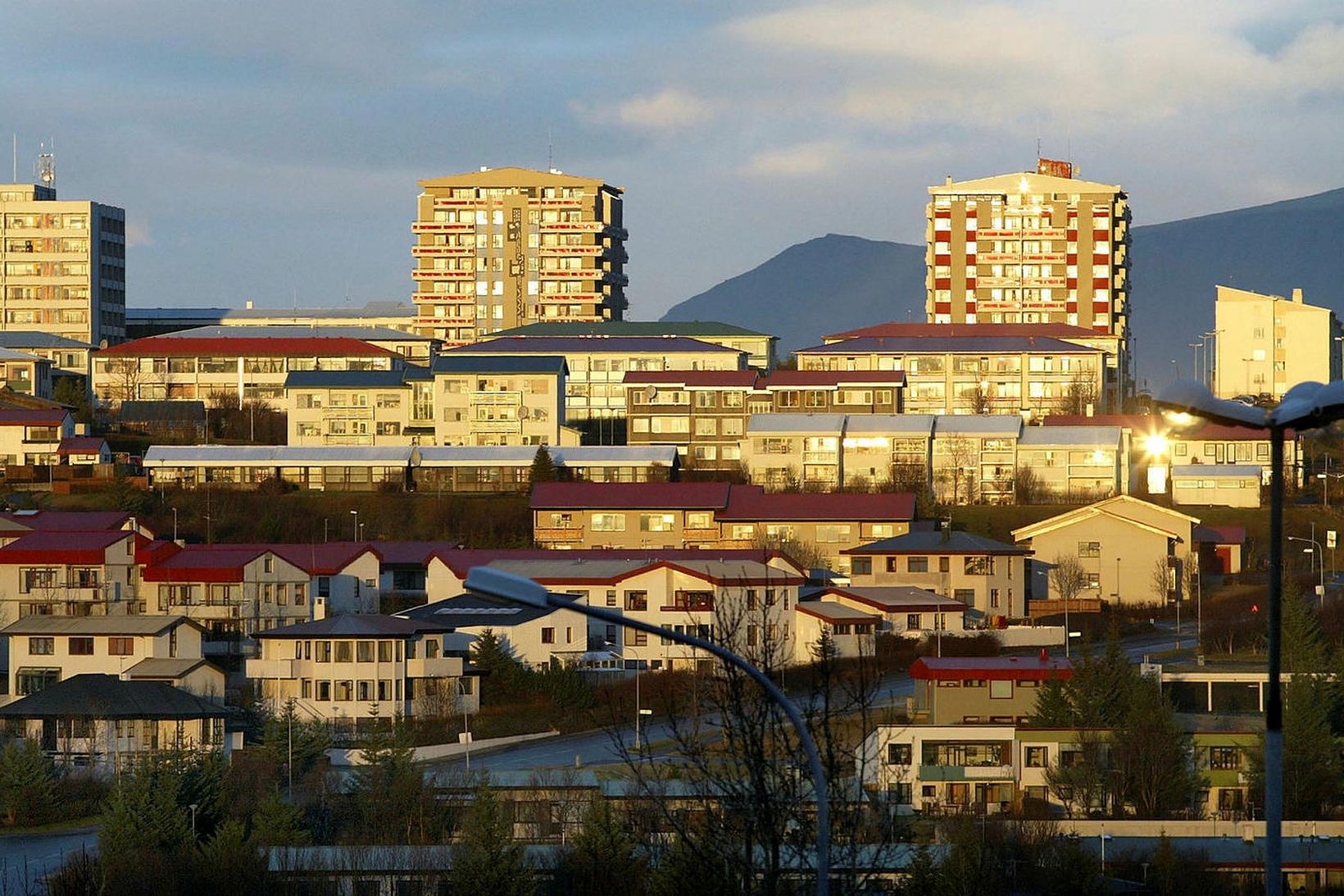 Eldurinn kom upp í íbúðarhúsnæði í Fossvogi.