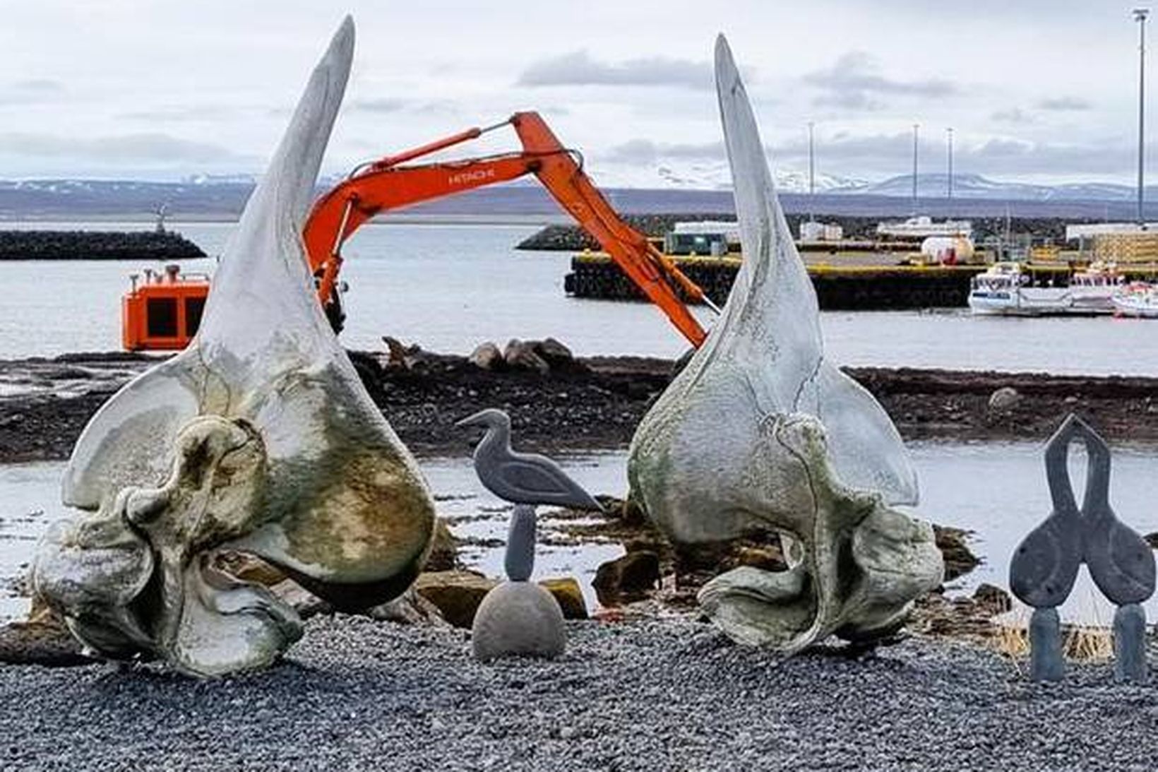 Meginmarkmiðið með framkvæmdinni er að bæta umferðaröryggi og samgöngur milli …