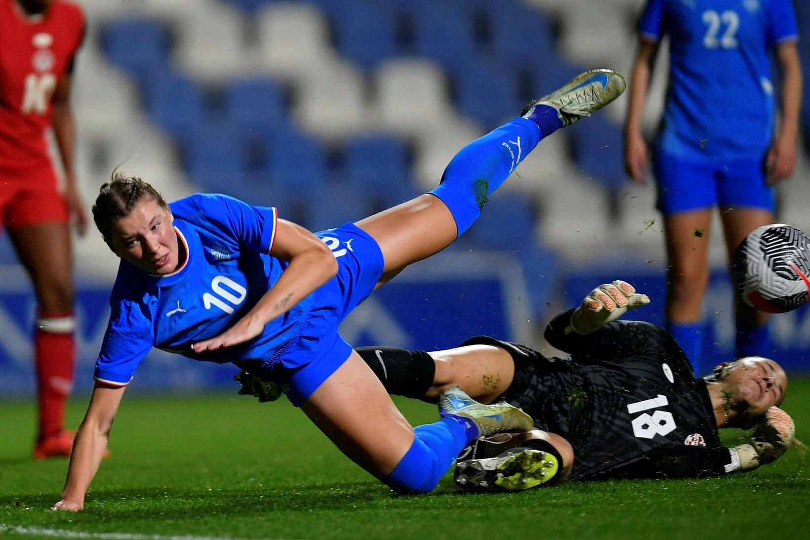 Karólína Lea Vilhjálmsdóttir er í toppbaráttunni í Þýskalandi með Leverkusen.