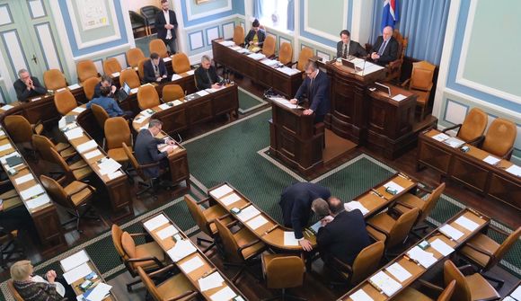 Þurfa að samþykkja frumvarpið fyrir mánaðamót