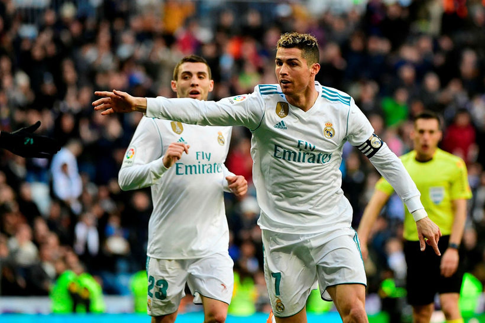 Cristiano Ronaldo fagnar marki sínu fyrir Real Madrid gegn Alavés …