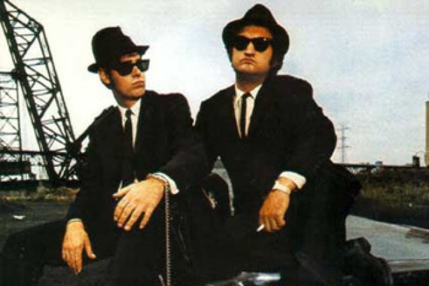 Dan Aykroyd og John Belushi í hlutverkum Blúsbræðra.