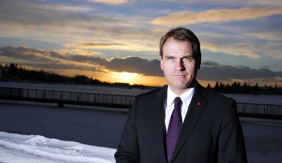 Árni Páll efast um ESB og evruna