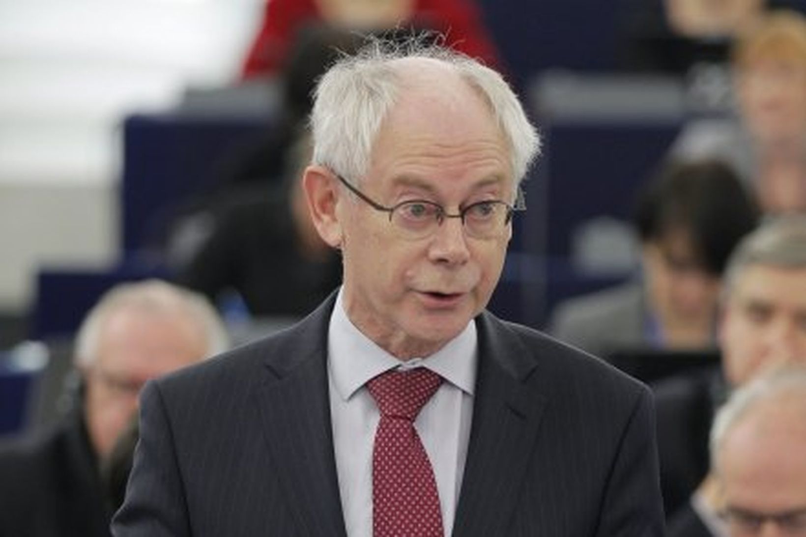 Herman Van Rompuy segir allar evruþjóðirnar verða að gefa eftir …