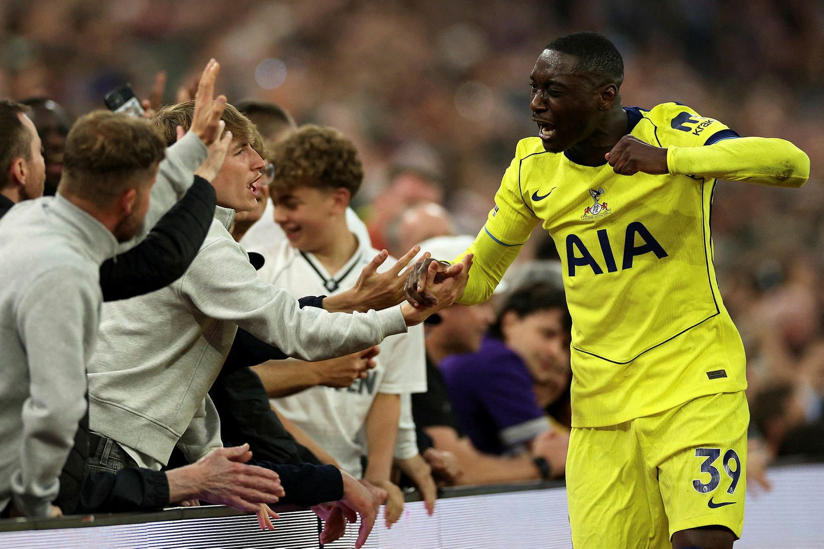 Tottenham – Leeds kl. 19, bein lýsing