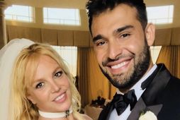 Britney Spears og Sam Ashgari giftu sig um helgina.