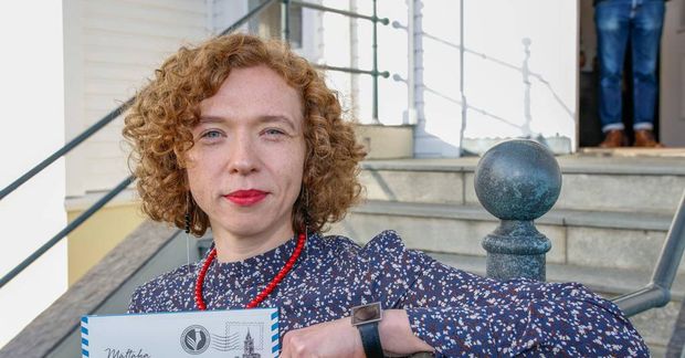 Natasha S. hlaut Bókmenntaverðlaun Tómasar Guðmundssonar árið 2022 fyrir fyrstu ljóðabók sína. Að mati rýnis …