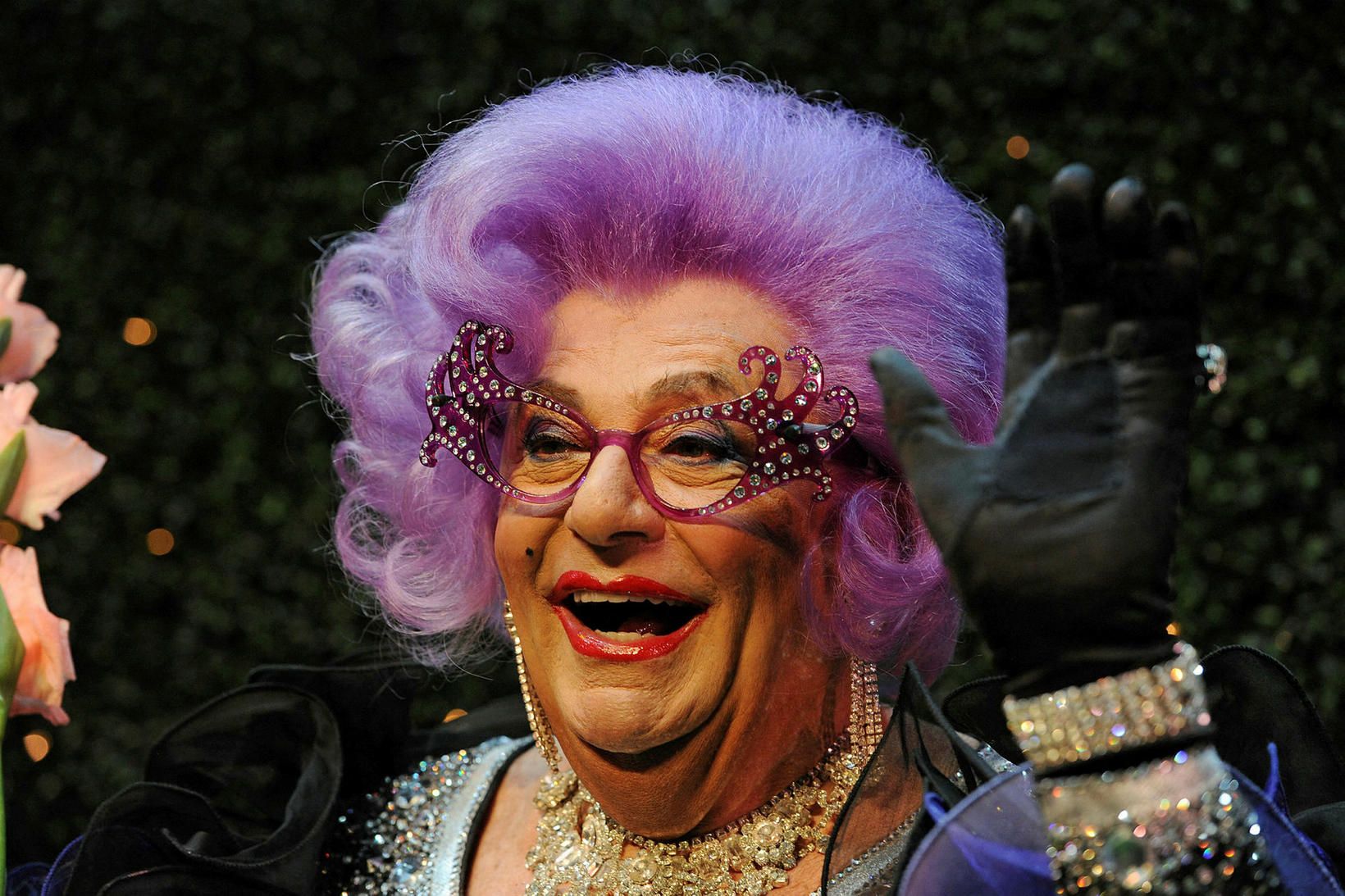 Barry Humphries sem Dame Edna árið 2012.