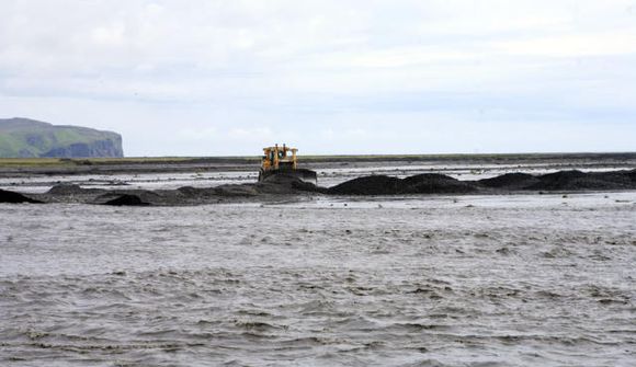 Jökulvatni veitt frá þjóðvegi