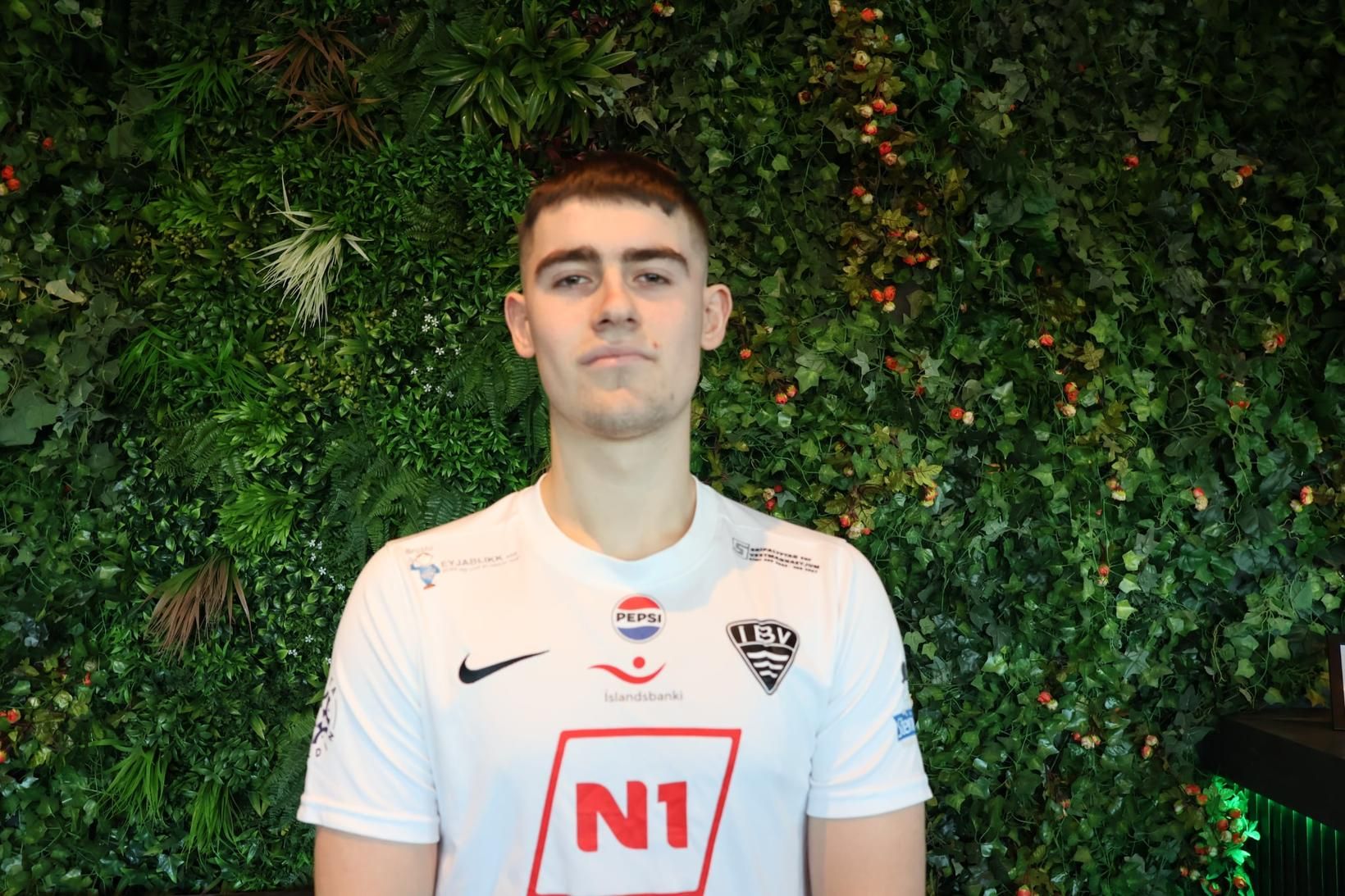 Fetar í fótspor föður síns