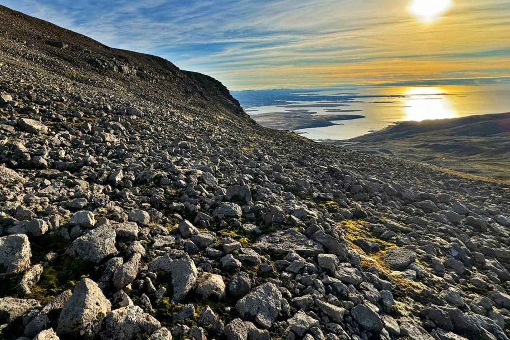 Staðfesta má að allur snjór sé bráðnaður í Gunnlaugsskarði.