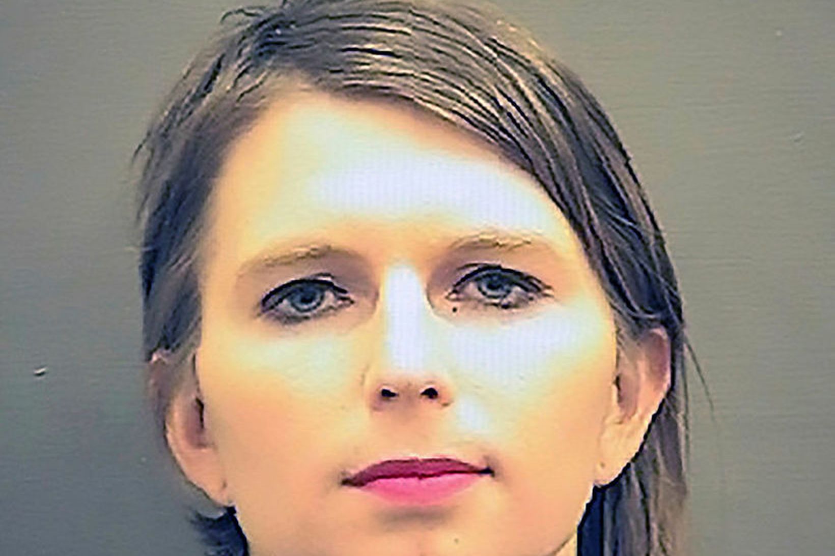 Chelsea Manning var úrskurðuð í gæsluvarðhald í gær fyrir að …