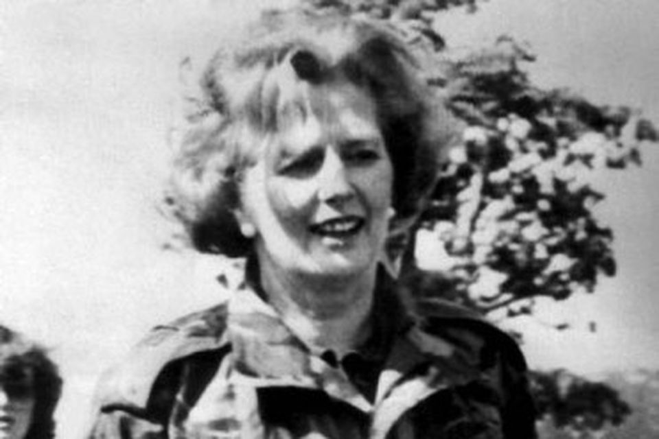 29. ágúst, 1979. Forsætisráðherrann Margaret Thatcher í herklæðnaði í Norður-Írlandi.