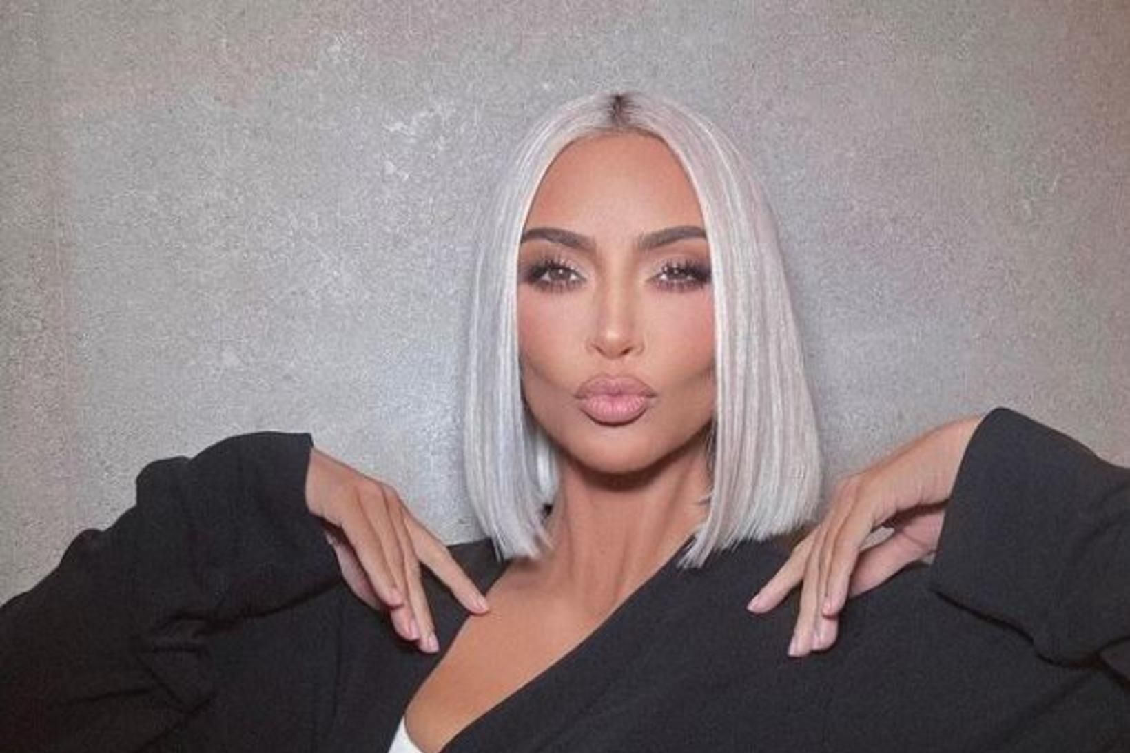 Kim Kardashian vil ekkert brúnkukrem í fínu kasmírsætin í einkaþotunni …