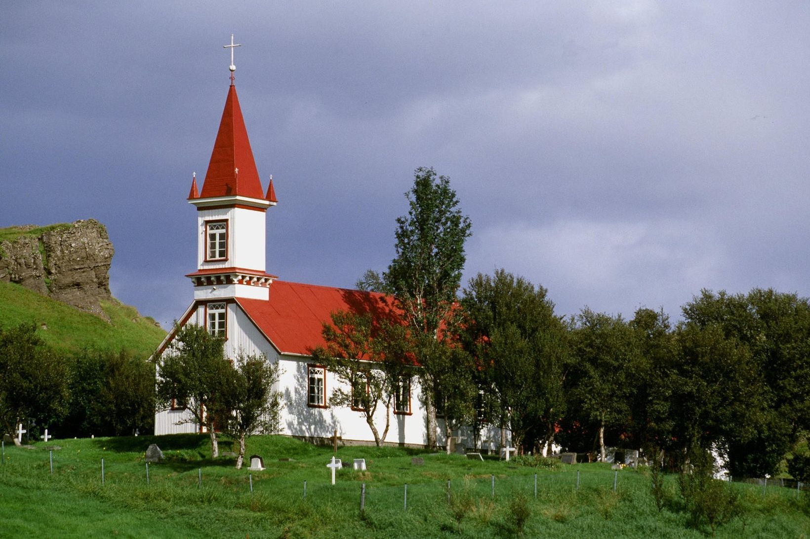 Bænastund var haldin í Hrunakirkju kl. 20 í gær og …