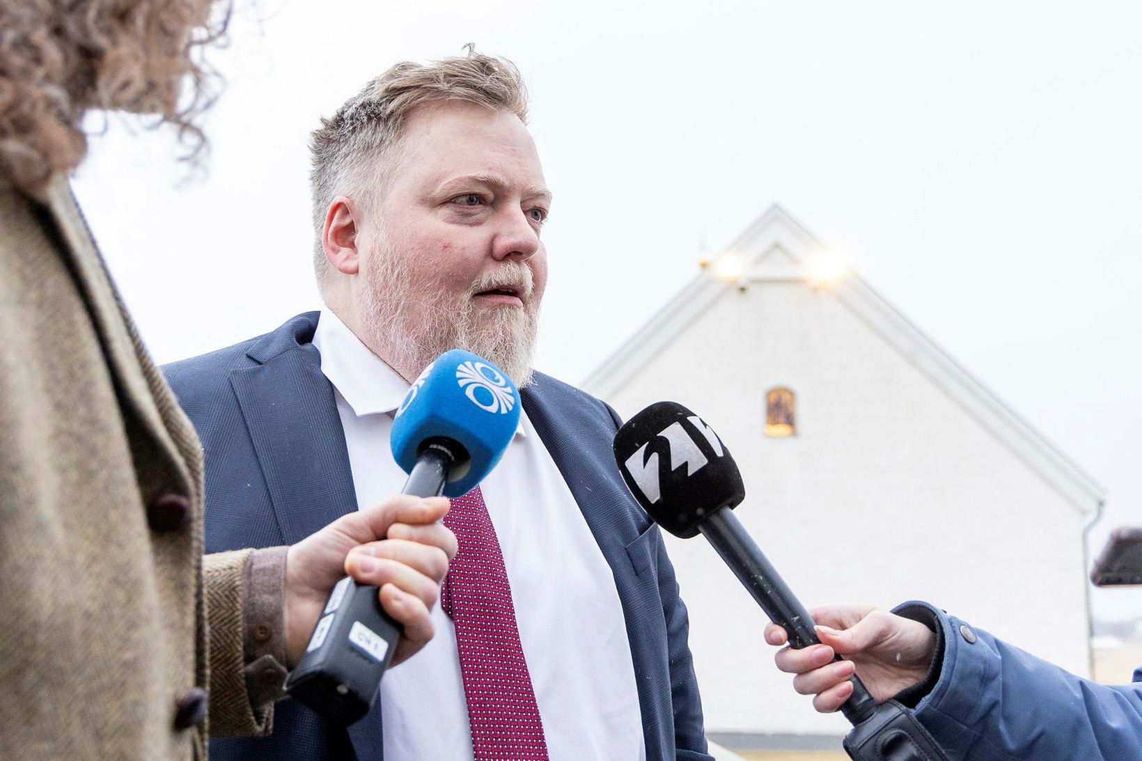 Sigmundur Davíð við komuna á Bessastaði.