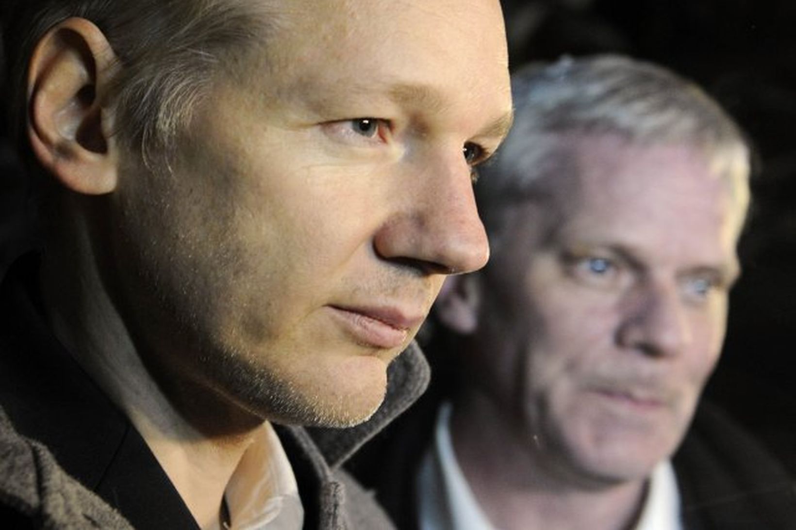 Julian Assange og Kristinn Hrafnsson, tveir af forvígismönnum WikiLeaks, í …