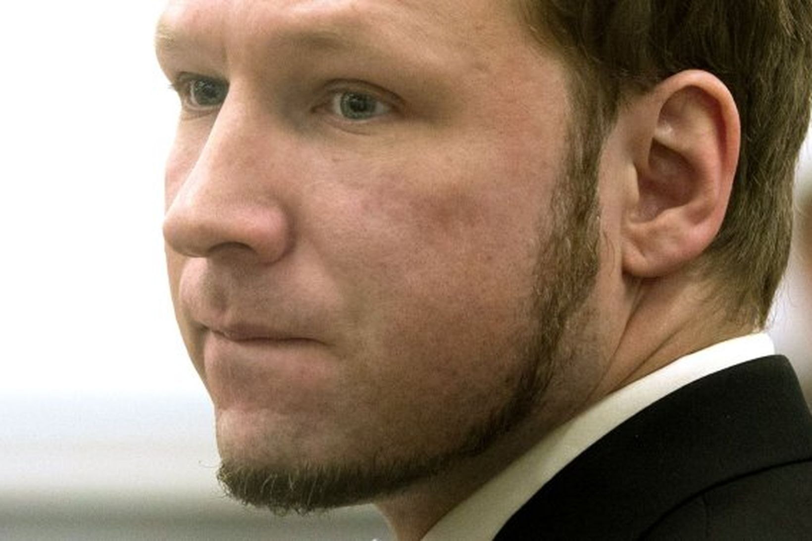 Anders Behring Breivik við upphaf réttarhaldanna yfir honum fyrr í …