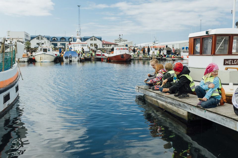 Dorguðu við Flensborgarbryggju