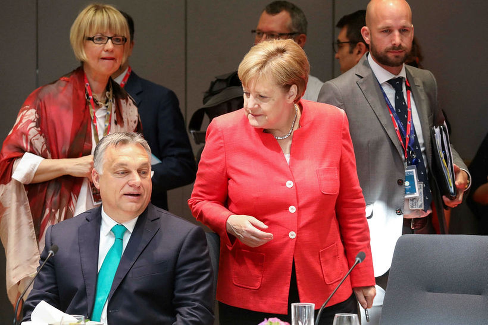 Merkel og Viktor Orban, forsætisráðherra Ungverjalands, á leiðtogafundi ESB í …