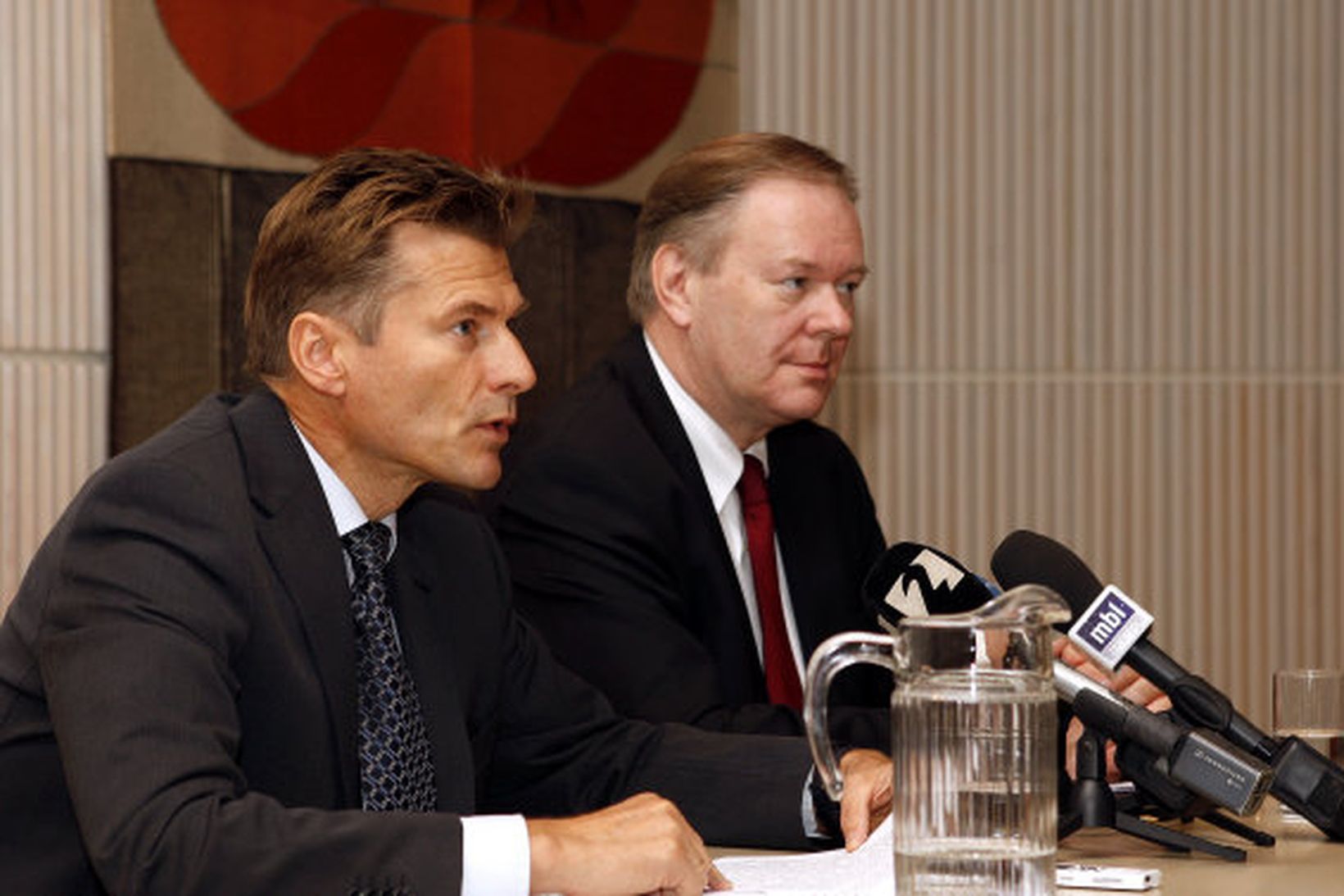 Arnór Sighvatsson, aðstoðarbankastjóri Seðlabankans, og Gunnar Andersen, forstjóri FME, sjást …