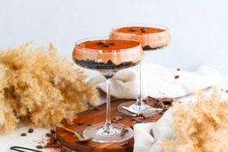 Syndsamlega góð espresso martini ostakaka sem er líka svo falleg í glasi.