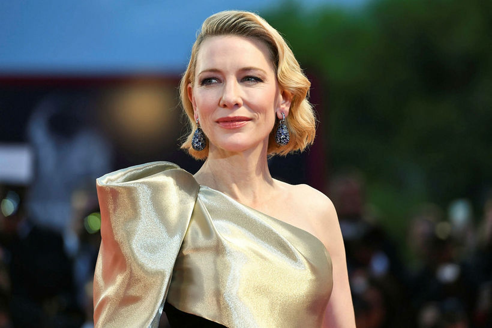Leikkonan Cate Blanchett hruflaði sig á keðjusög.