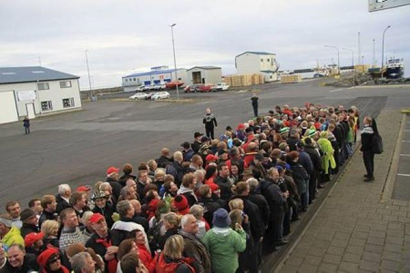 Göngumenn vigtaðir í Sandgerði.