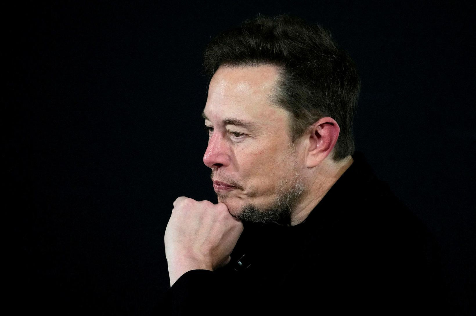 Elon Musk: „Vá, jafnvel Ísland“