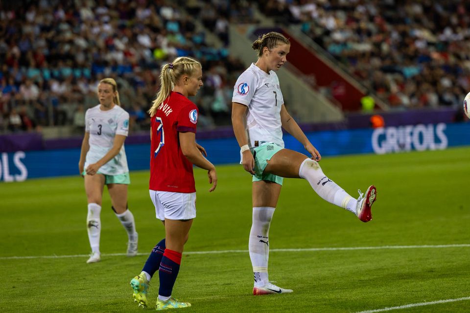Karólína Lea Vilhjálmsdóttir svekkt í kvöld.