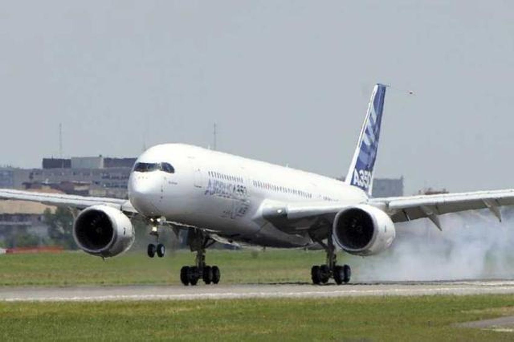 Airbus A350.