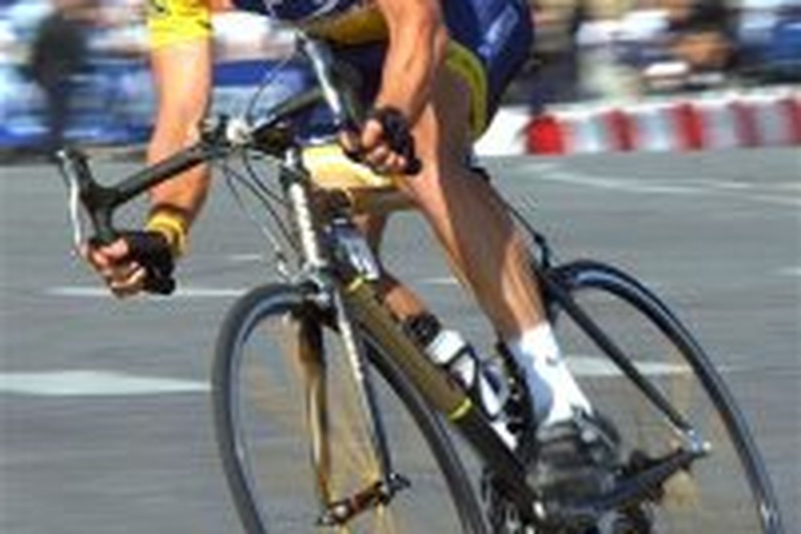 Lance Armstrong í Tour de France keppninni árið 2004. Margfaldur …