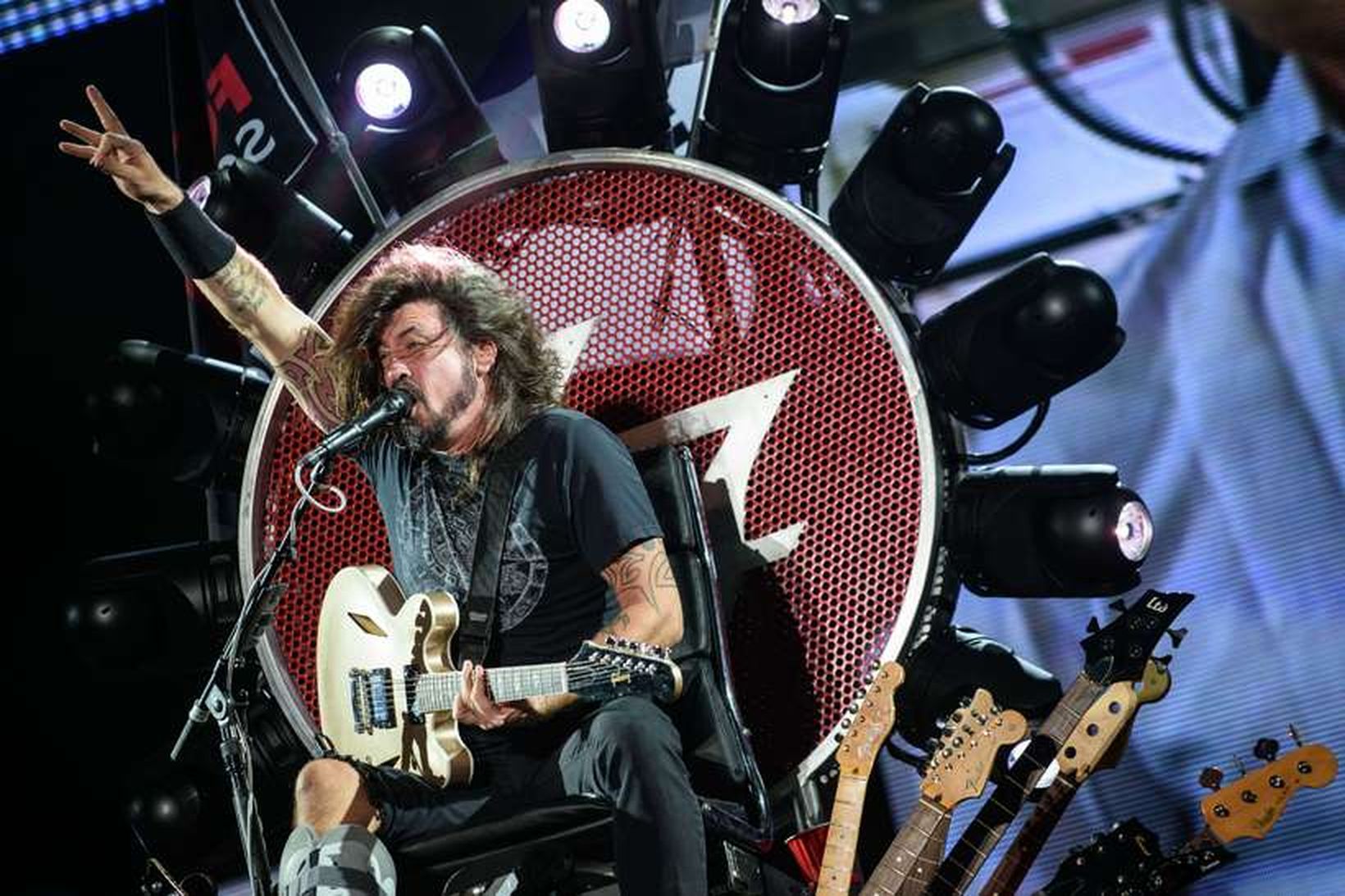 Dave Grohl forsprakki Foo fighters.