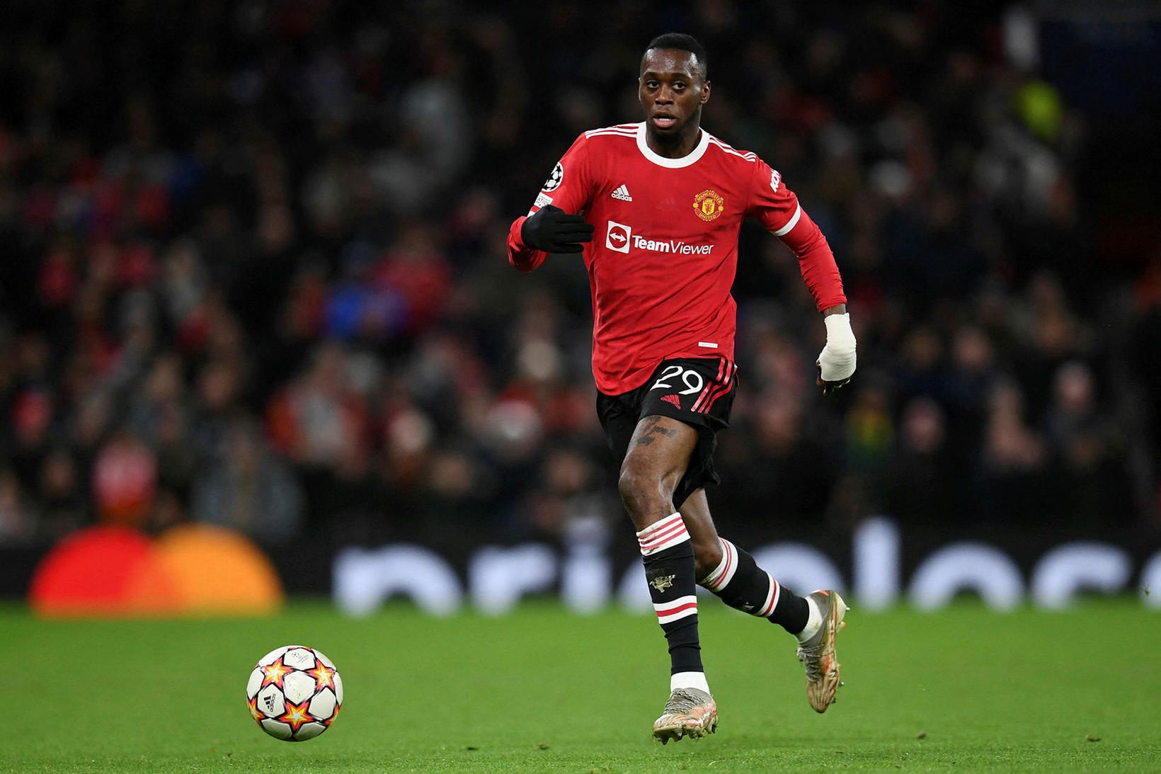 Aaron Wan-Bissaka í leik með Manchester United.