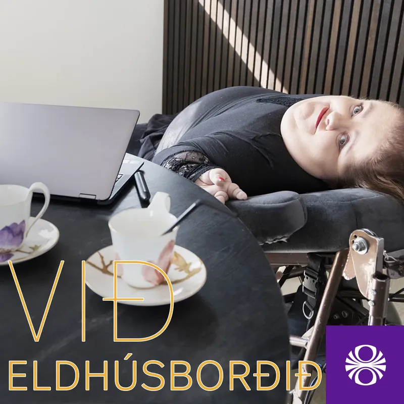 Við eldhúsborðið